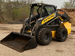 New Holland Skid Loader