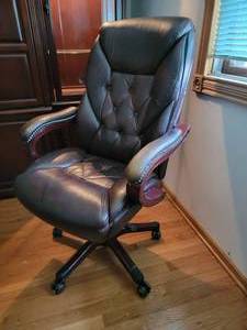 Executive Tufted Office Chair