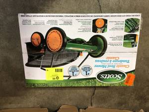 lot 10 image: Scotts 20 in. Manual Walk Behind Reel Mower with Grass Catcher - New - Review all pictures