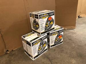lot 11 image: Lot of 3 Stinger 2.5 gal 9.5 liter Shop Vacuums - Customer Returns Review all pictures