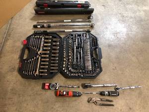 lot 22 image: Mix Lot of Mechanic Tool Set and Other Hand Tools Wrenches - Customer Returns - Review all pictures