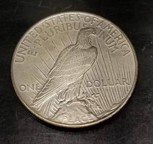1935 US PEACE SILVER DOLLAR AU