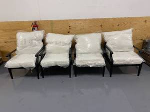 lot 2 image: HAMPTON BAY Lot of 4-  Patio Chairs with Cushions