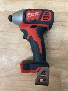 lot 13 image: MILWAUKEE M18 18-Volt Lithium-Ion Cordless 14 in. Hex Impact Driver (Tool-Only)