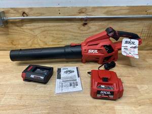 lot 20 image: SKIL PWR CORE 40-volt 500-CFM 120-MPH Brushless Handheld Cordless Electric Leaf Blower 2.5 Ah (Battery & Charger Included)