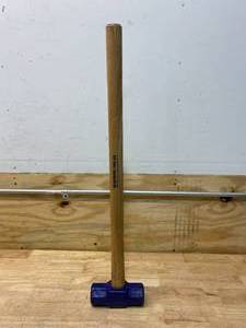 lot 49 image: WARWOOD 8lb Sledge Hammer