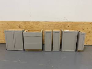lot 30 image: HAMPTON BAY Lot of 6 Kitchen Cabinets