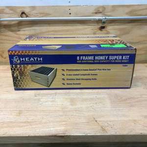 lot 107 image: HEATH Bee 8 Frame Beehive Starter Kit