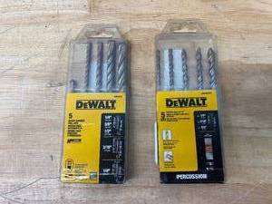 lot 126 image: DEWALT- 2 Sets of Drill Bits (DW5470 & DWA5270