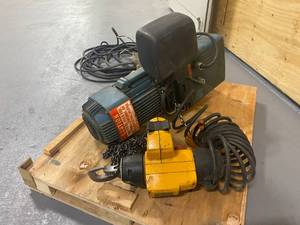 lot 130 image: MANNESMANN DEMAG DKM 2-250 K V1F4 Chain Hoist