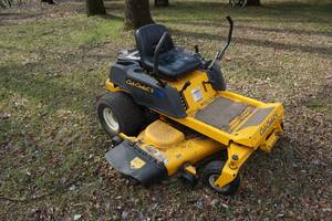 lot 7 image: Cub Cadet 50 22HP Zero Turn Lawn Mower