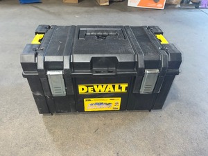DEWALT Mechanics Tool Set (226-Piece) with TOUGHSYSTEM 22 in. Medium Tool Box