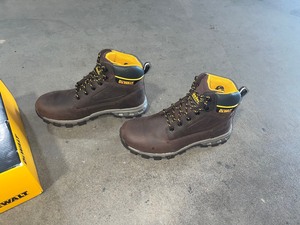 DEWALT Mens Halogen 6 Work Boots - Soft Toe - Brown Crazy Horse Size 10(M)