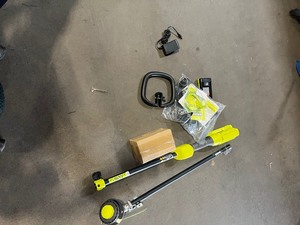 RYOBI 40V Expand-It Cordless Battery Attachment Capable String Trimmer with 4.0 Ah Battery and Charger