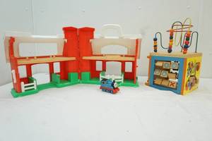 Fisher-Price barn and wood activity center