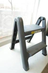 Rubbermaid step stool