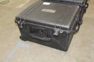 lot 1003 image: Padded Storage Box