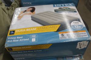 lot 1055 image: Intex Size Twin Pillow Rest Mid-Rise Airbed (New In Box ) with Carry Bag
