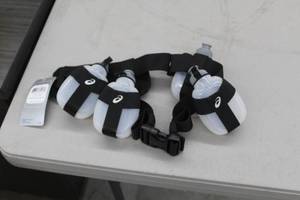 lot 1098 image: Four Bottle Belt