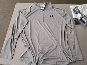lot 1167 image: Under Armour Mens Size XL Pullover