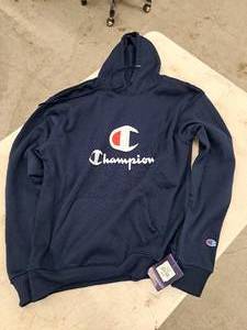 lot 1165 image: Champion Mens Size XL Pullover Hooded Sweatshirt