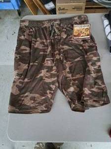 lot 1171 image: Antler Creek Realtree Mens Size XL Jersey Shorts