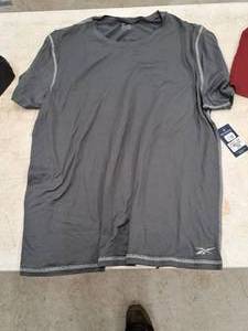 lot 1177 image: Reebok Mens Size XL Shirt