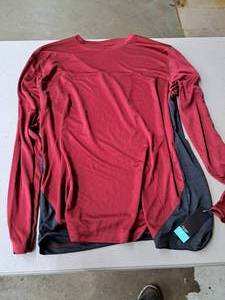 lot 1882 image: Daresay Mens Size Large Long Sleeve Pullover Shirt