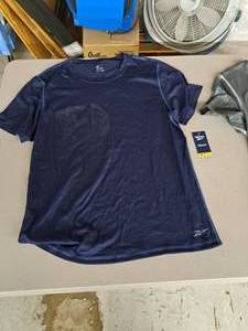 lot 1883 image: Reebok Mens Size Large Short Sleeve Shirt
