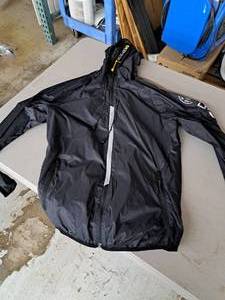lot 1912 image: Body Glove Mens Size Small Hooded Jacket