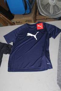 lot 1927 image: Puma Boys Size Medium T-Shirt