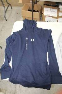 lot 1939 image: Under Armour Womens Size Small Pullover Hooded Sweatshirt