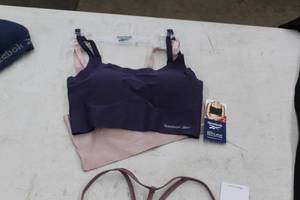 lot 1957 image: Reebok Stay-Put Ladies Size Small Bralette 2-Pack