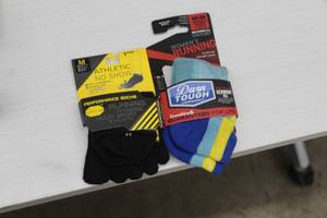 lot 1966 image: Lot of (2) Size Medium Athletic Socks