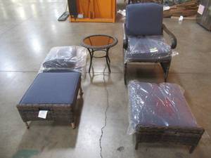 lot 128 image: Hampton Bay Layton Pointe 5-Piece Seating Set With Olefin Blue Cushions, L19006B-2. - Slight Damage (See Photos)..