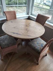 Round Table