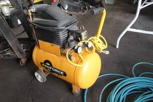 lot 779 image: Pro Force VPP0200604 6-Gallon 145 PSI Single Stage Air Compressor