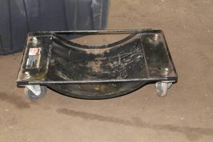 lot 780 image: HaulMaster 1000-lbs Vehicle Dolly