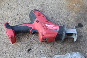 lot 789 image: Milwaukee Hackzall 2625-20 Cordless Reciprocating Saw