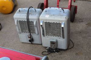 lot 792 image: Lot of (2) Patton MH-761 1500W Space Heaters