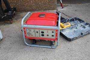 lot 791 image: JoPower 4-Stroke 2.4hp 1000W Generator