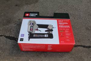 lot 800 image: Porter-Cable 1-38 23 GA Air Pin Nailer Kit (New In Box )