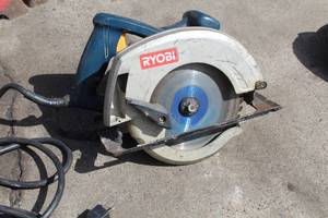 lot 806 image: Ryobi CSB123 7-14 Circular Saw
