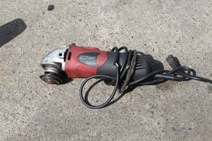 lot 811 image: Tool Shop 4-12 Angle Grinder