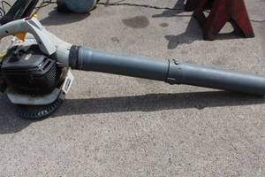 lot 817 image: Ryobi RY09053 26cc Blower