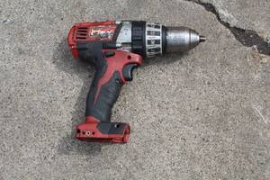 lot 819 image: Milwaukee 12 18V Hammer Drill