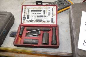 lot 838 image: Blue-Point YA1005C Deluxe Hubcap & Wheel Lock Removal Kit