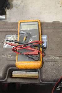 lot 842 image: Fluke 70 Automotive Meter