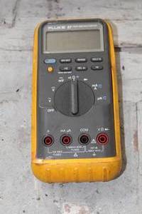 lot 843 image: Fluke 87 Multimeter