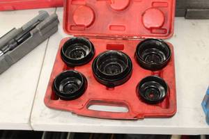 lot 850 image: Oil Filter Socket Set